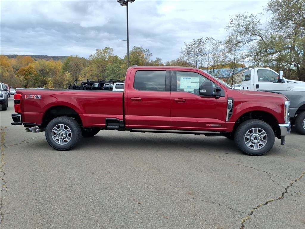 2026 Ford F-350 Lariat photo 2