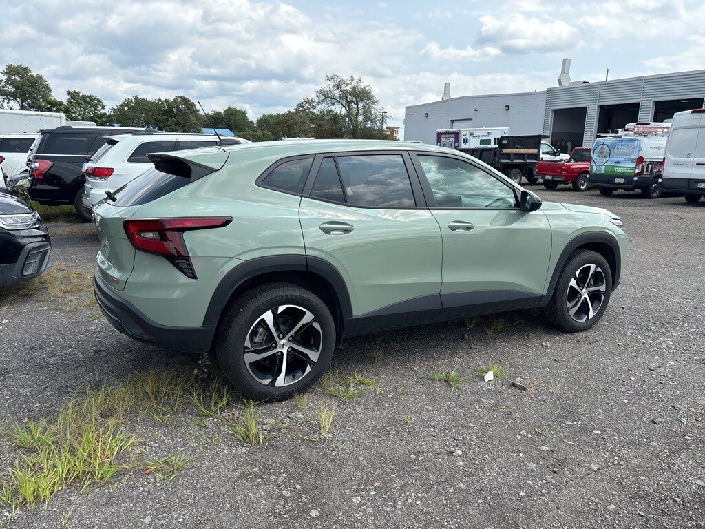 2024 Chevrolet Trax photo 4