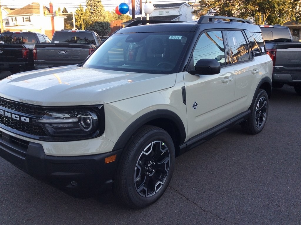 2025 Ford Bronco Sport Outer Banks photo 4