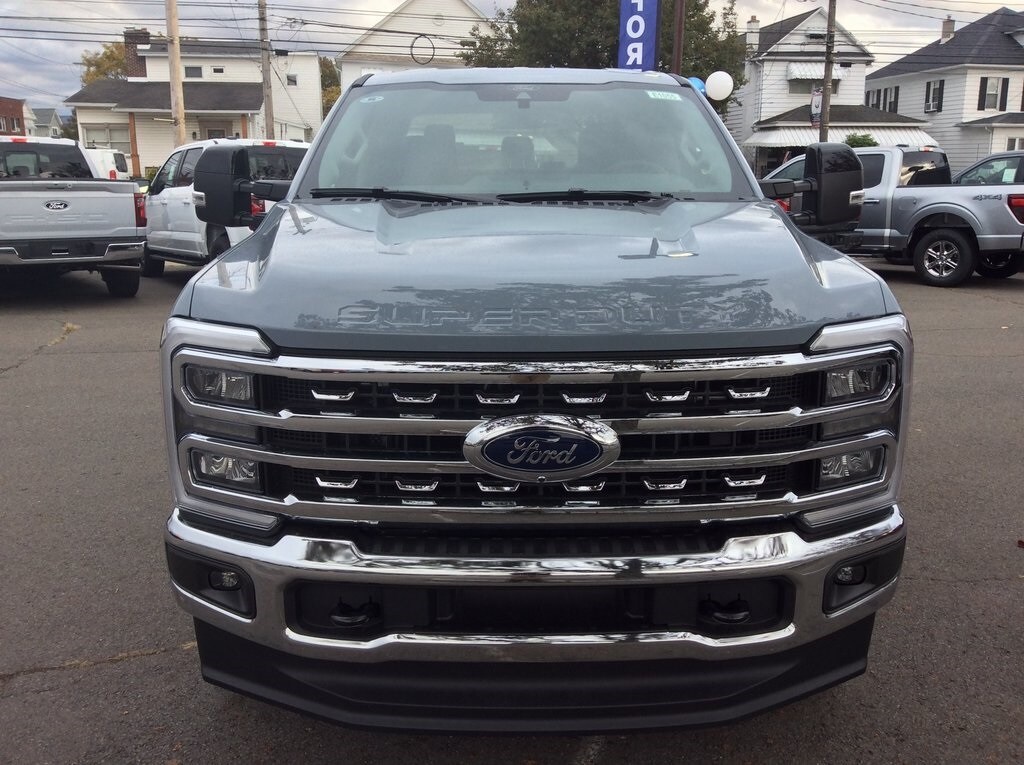 2026 Ford F-350 photo 3