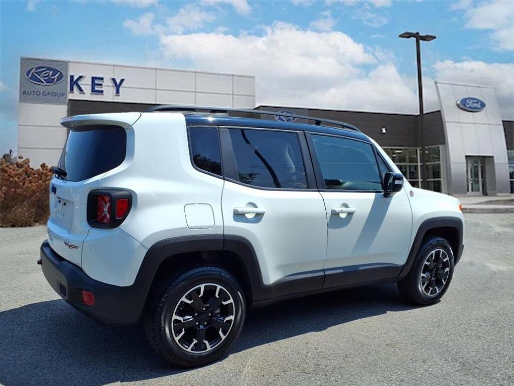 2023 Jeep Renegade Trailhawk photo 3