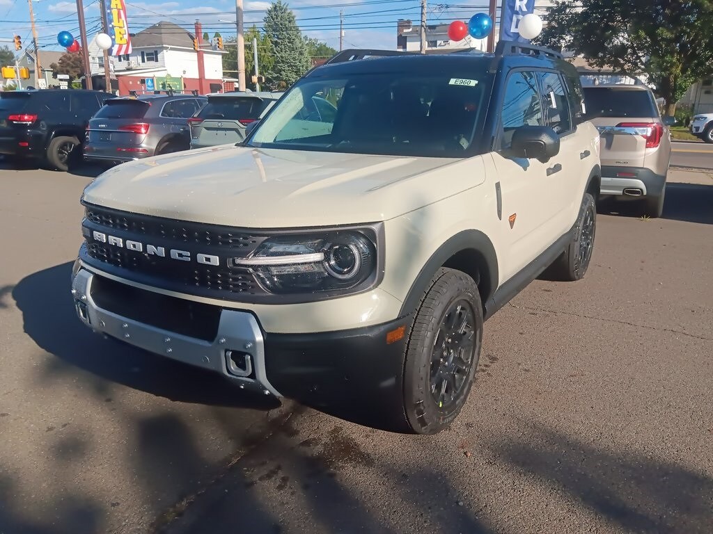 2025 Ford Bronco Sport Badlands photo 3