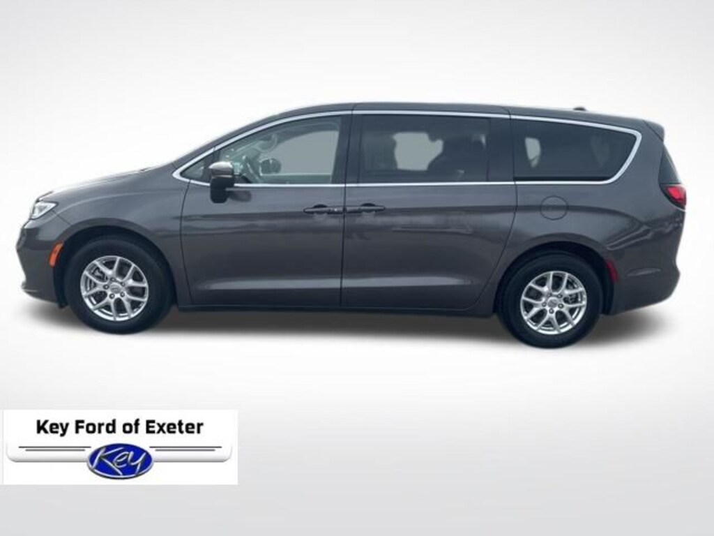 Used 2023 Chrysler Pacifica Touring L Minivan/Van