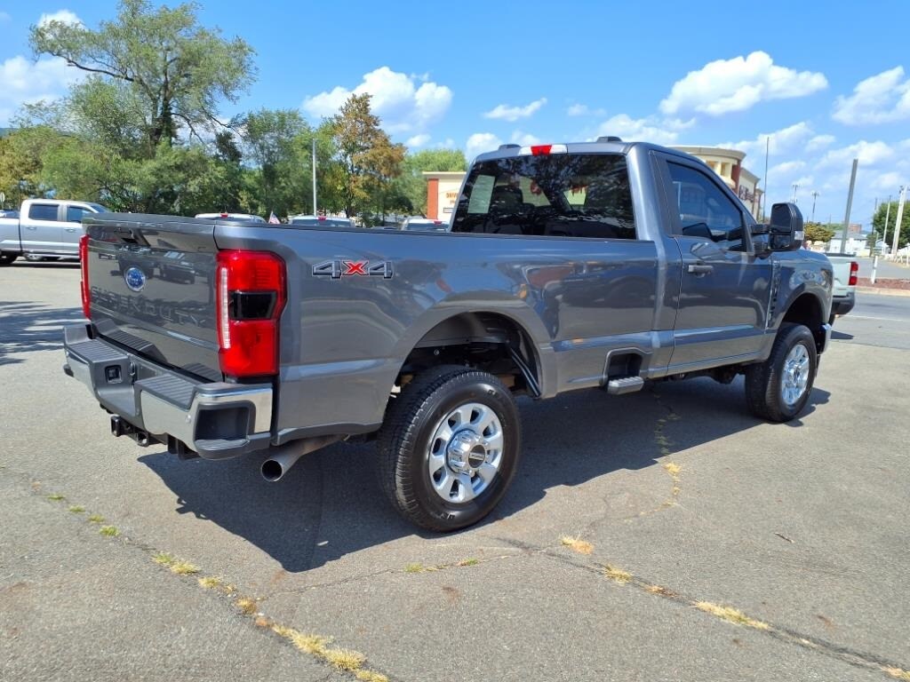 2023 Ford F-250 photo 3