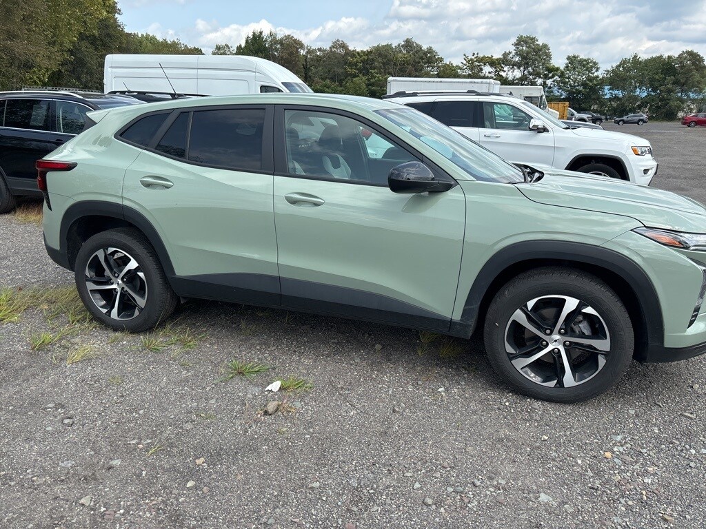 2024 Chevrolet Trax photo 3