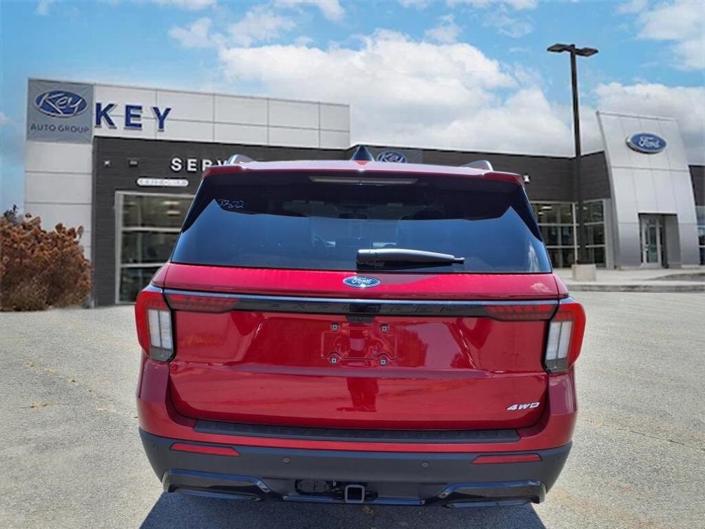 2025 Ford Explorer ST-Line photo 2
