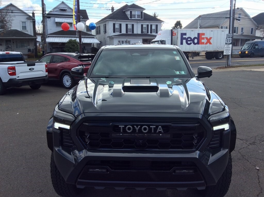 2025 Toyota Tacoma TRD Pro photo 3