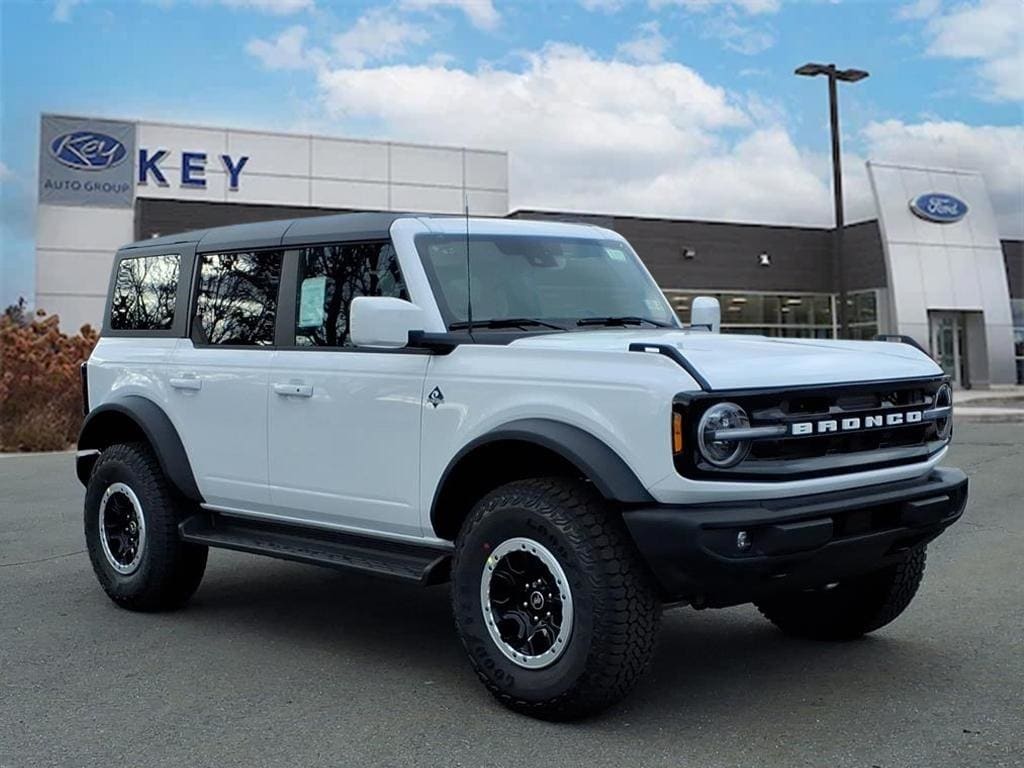 2025 Ford Bronco 4-Door Outer Banks's photo