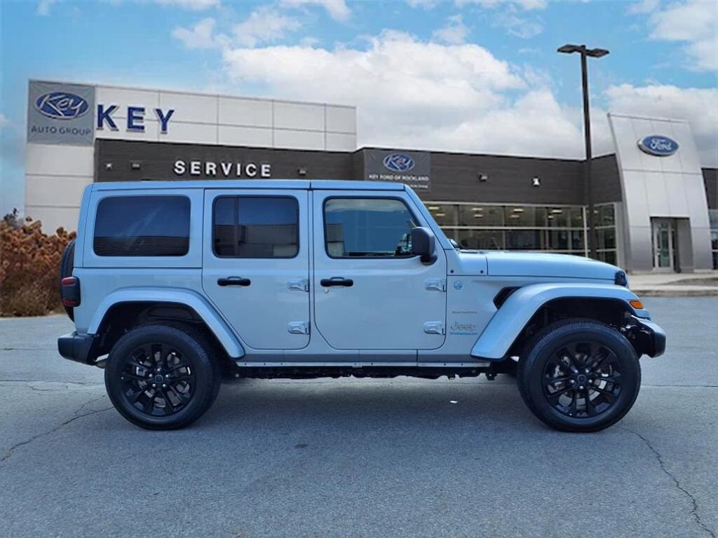2024 Jeep Wrangler Sahara 4xe photo 2