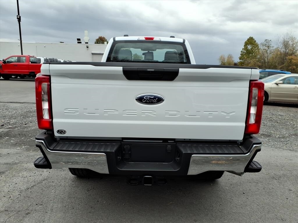 2026 Ford F-350 photo 4