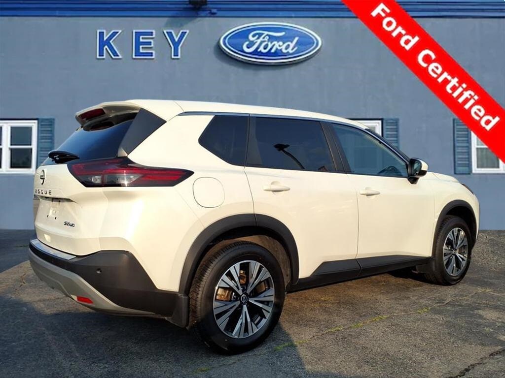 2023 Nissan Rogue SV photo 3