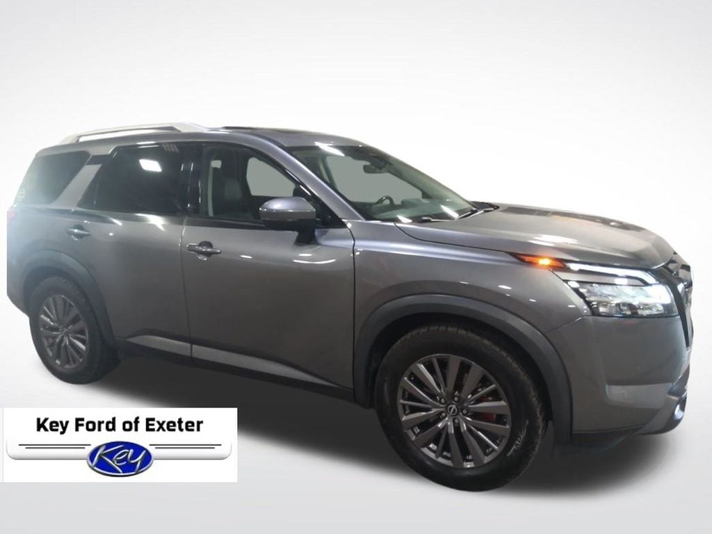2023 Nissan Pathfinder SL 4WD's photo