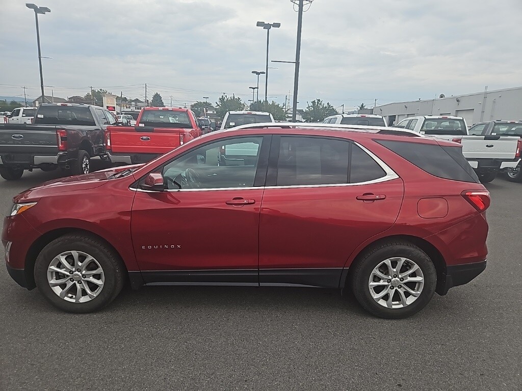 2019 Chevrolet Equinox LT photo 2