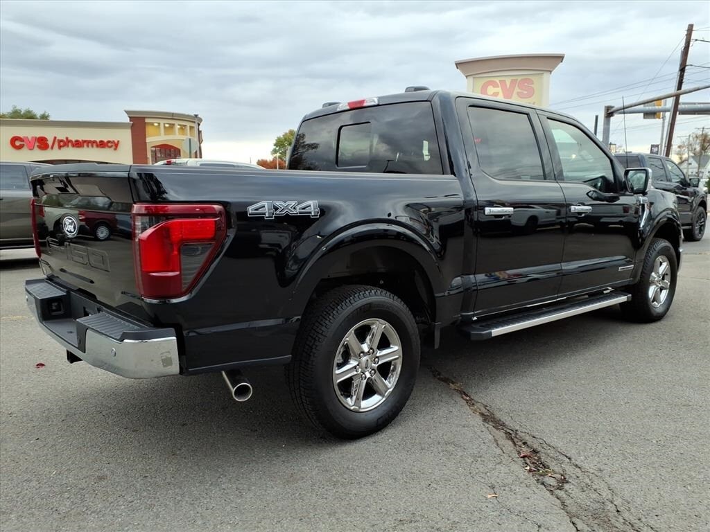 2025 Ford F-150 XLT photo 3