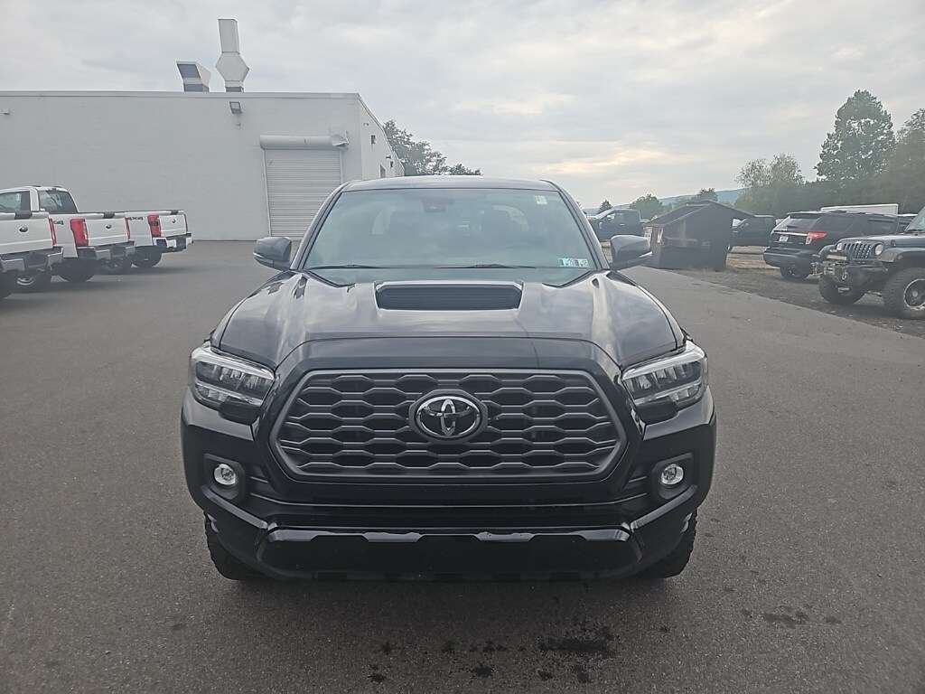 2022 Toyota Tacoma TRD Sport photo 3