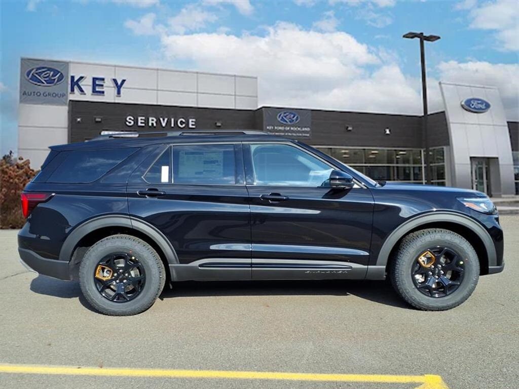 2026 Ford Explorer photo 2