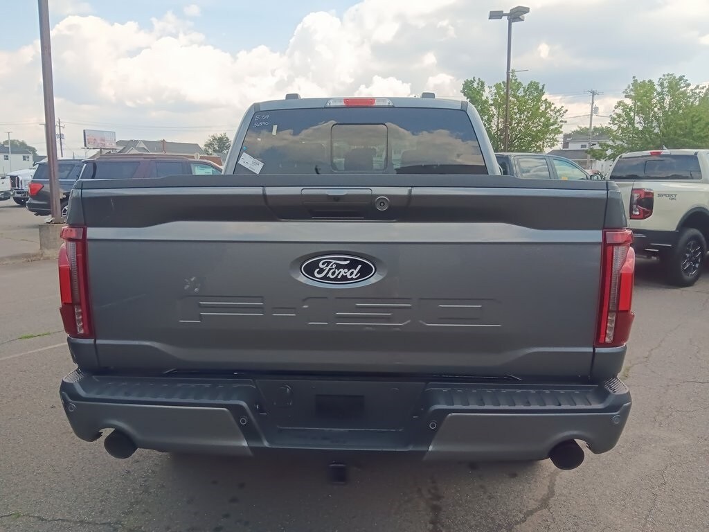 2025 Ford F-150 Lariat photo 4