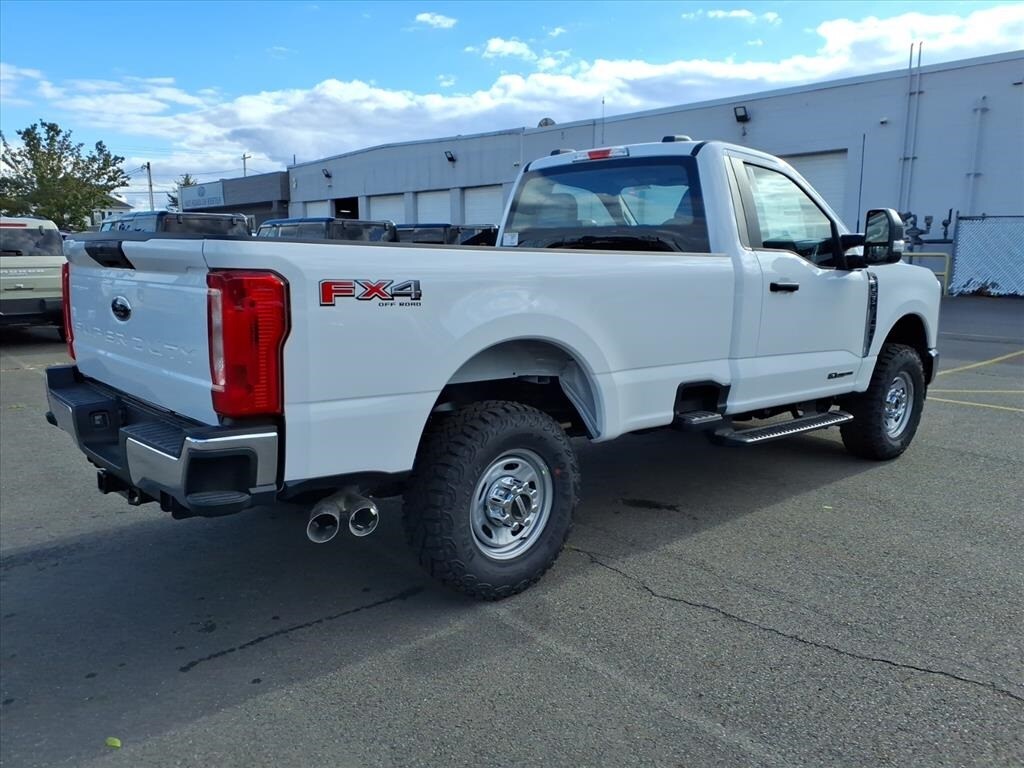 2026 Ford F-350 photo 3