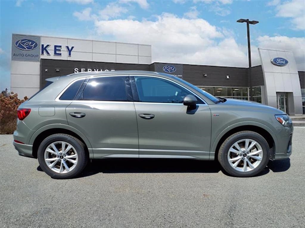 2024 Audi Q3 Premium S line photo 2