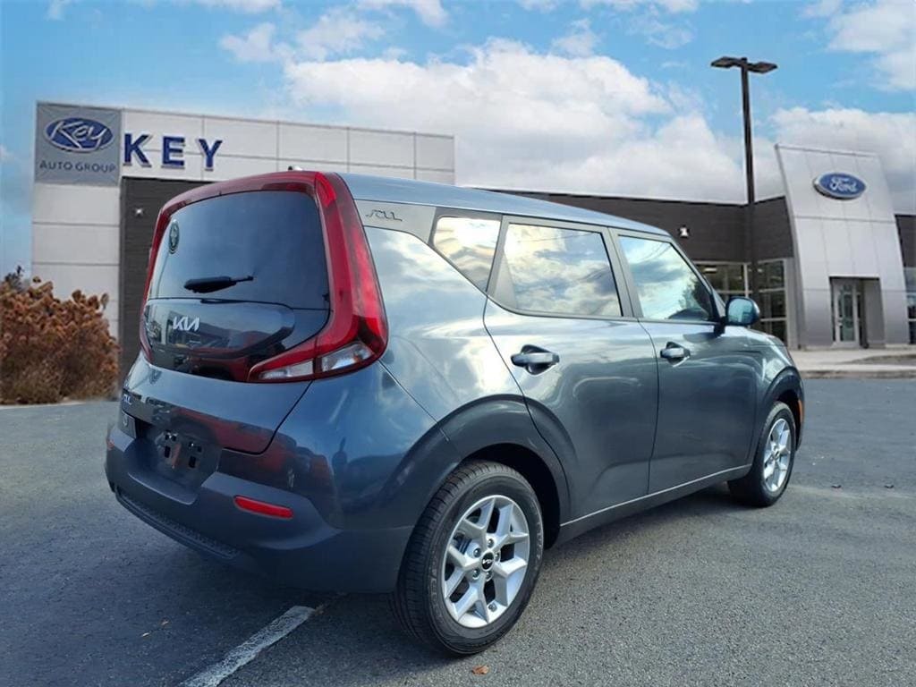 Used 2022 Kia Soul LX Hatchback