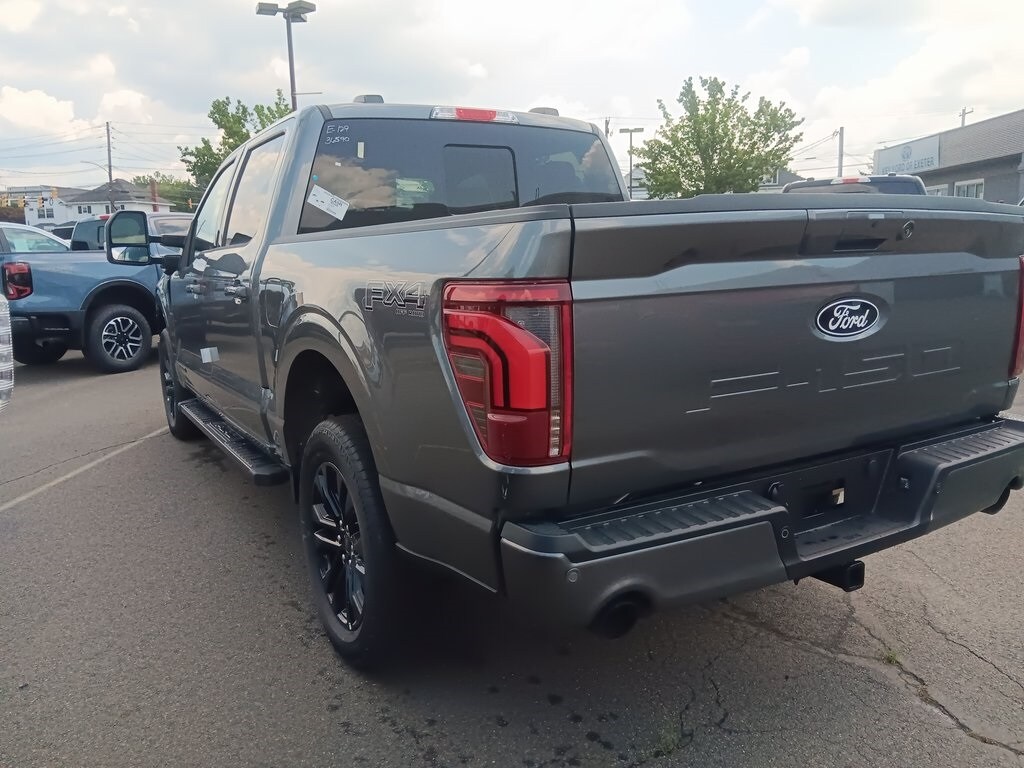 2025 Ford F-150 Lariat photo 3
