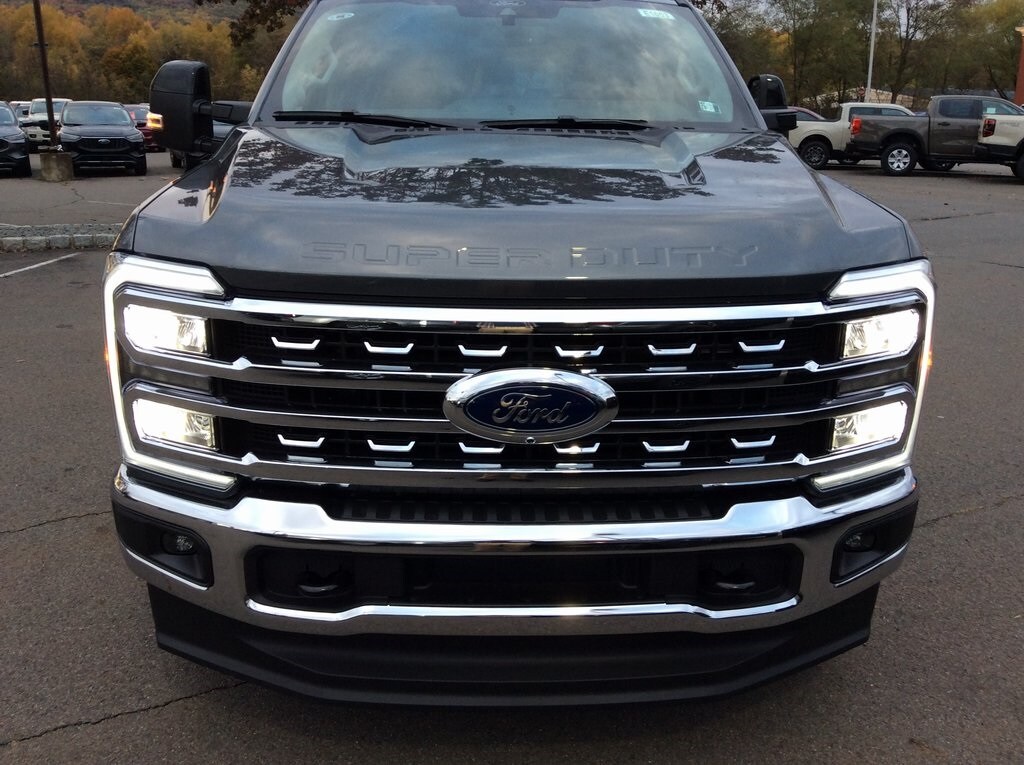 2026 Ford F-350 photo 3