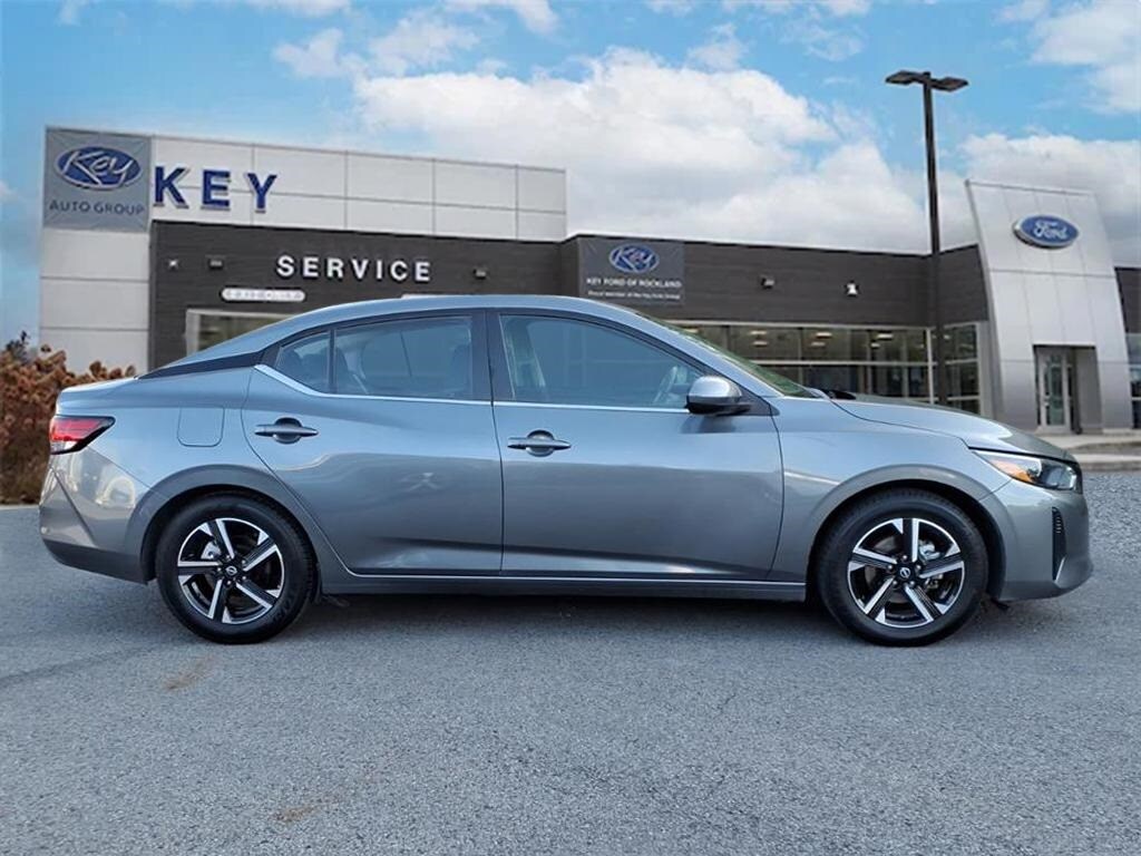 2024 Nissan Sentra SV photo 2