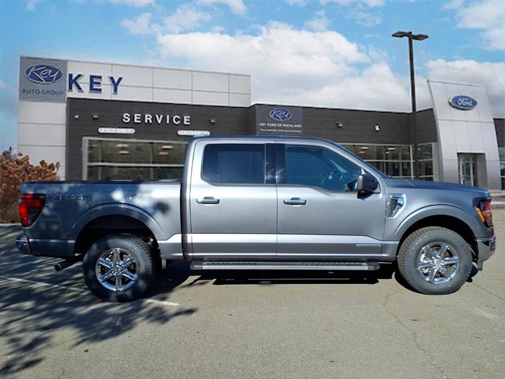 2024 Ford F-150 XLT photo 2