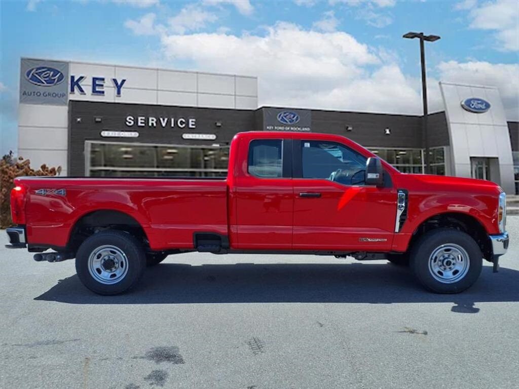 2026 Ford F-350 photo 2