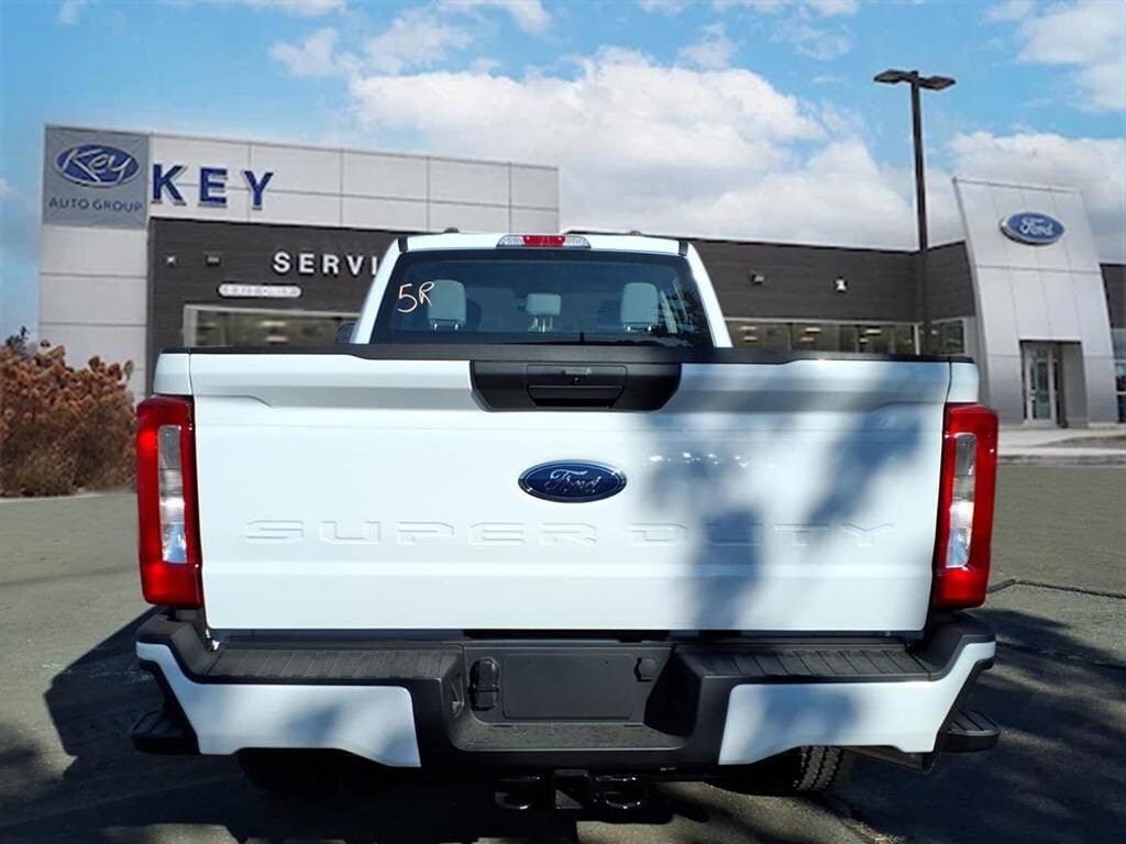2026 Ford F-350 photo 2