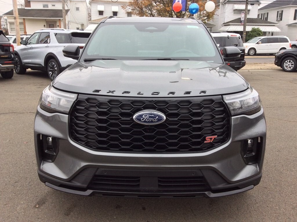 2026 Ford Explorer ST photo 3