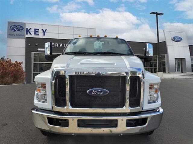 2024 Ford F-650 photo 2