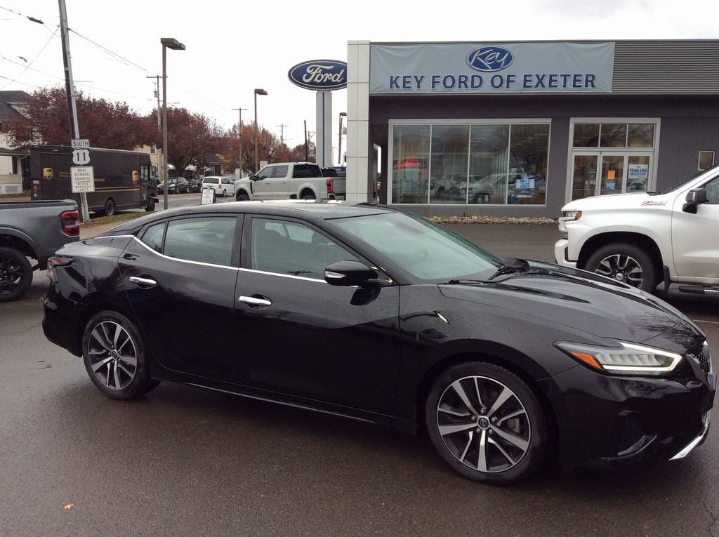 2023 Nissan Maxima SV's photo