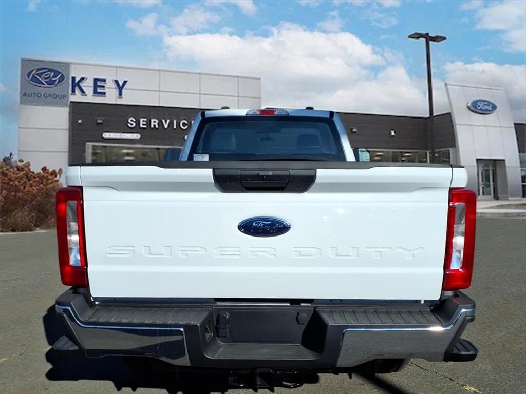 2026 Ford F-350 photo 4