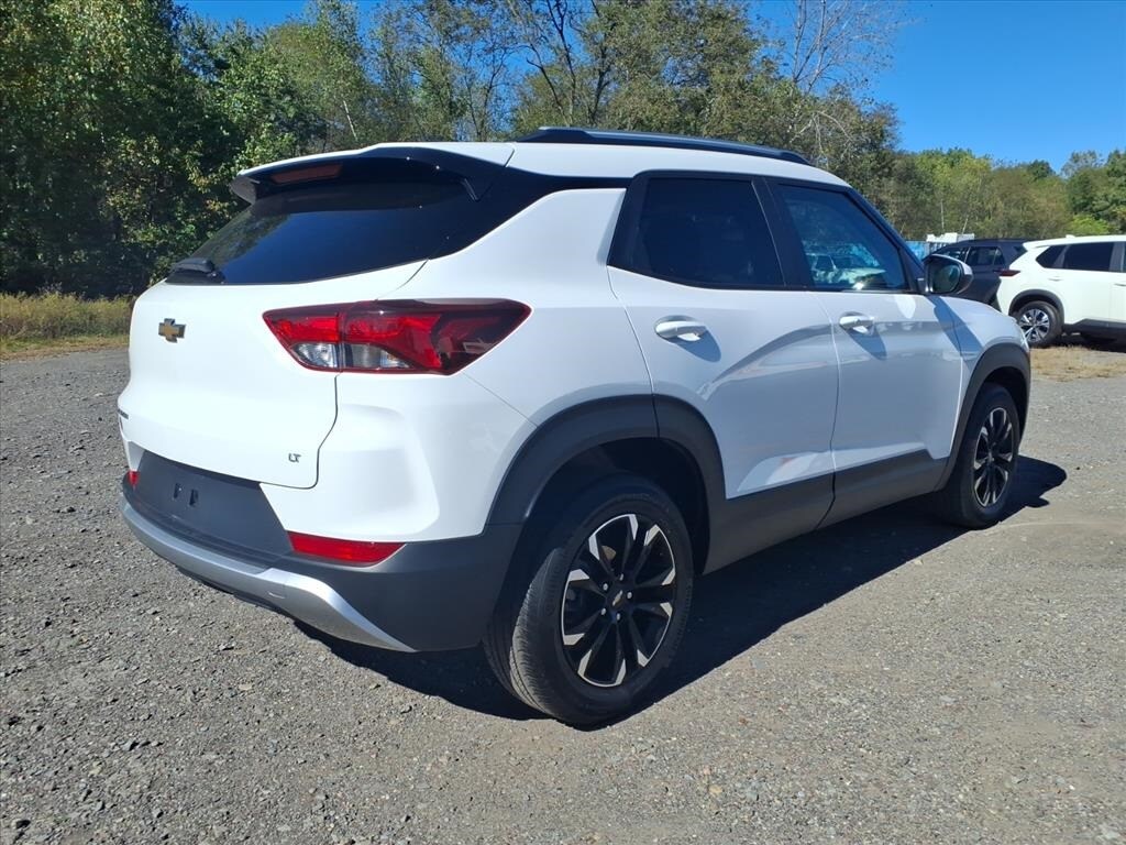 2023 Chevrolet Trailblazer LT photo 3