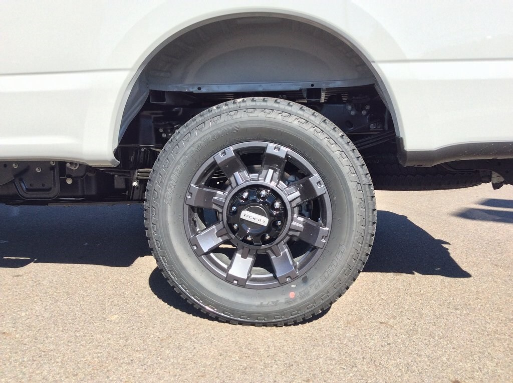 2026 Ford F-350 photo 3