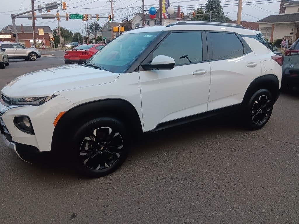 2023 Chevrolet Trailblazer LT photo 3
