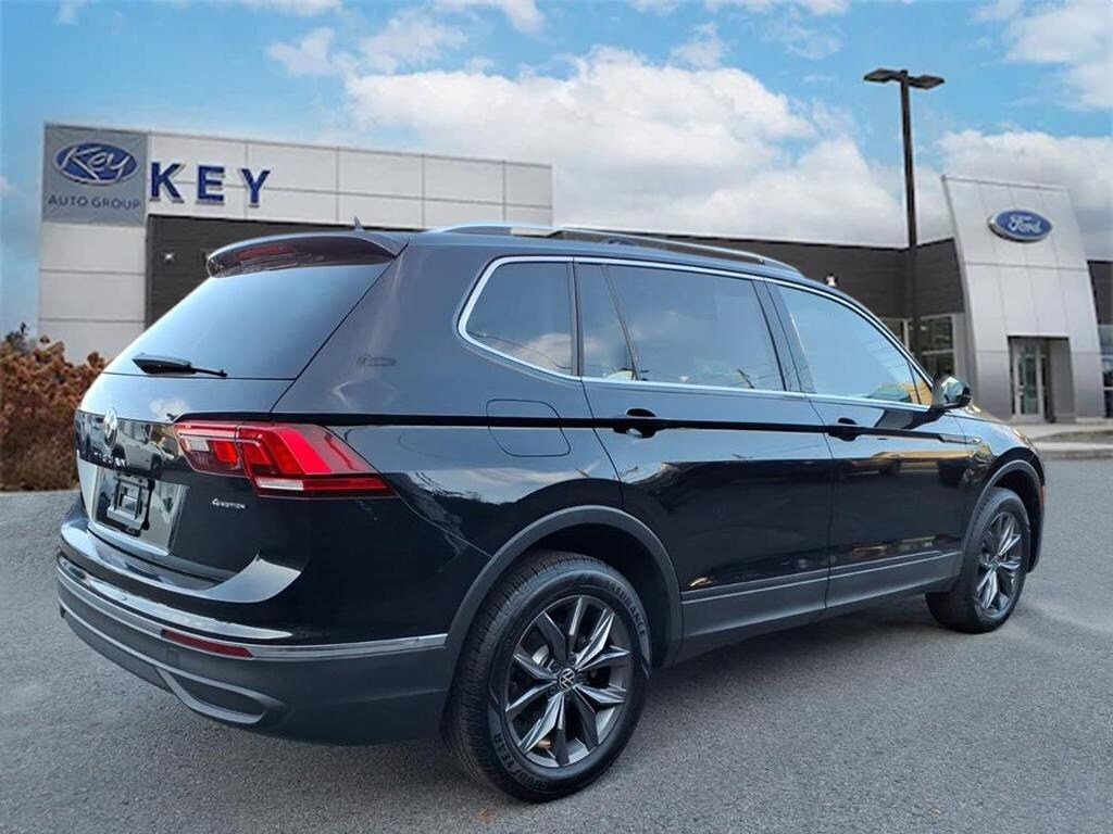 2022 Volkswagen Tiguan SE photo 3