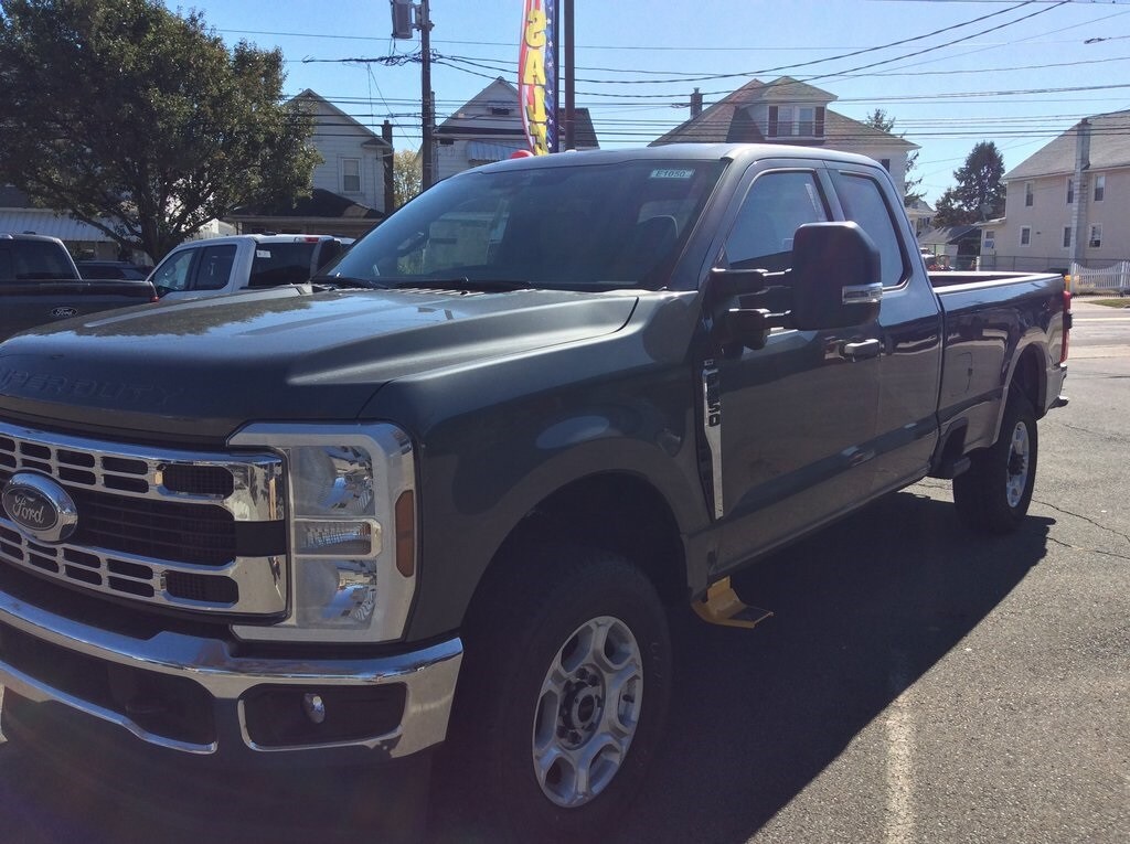 2026 Ford F-350 photo 3