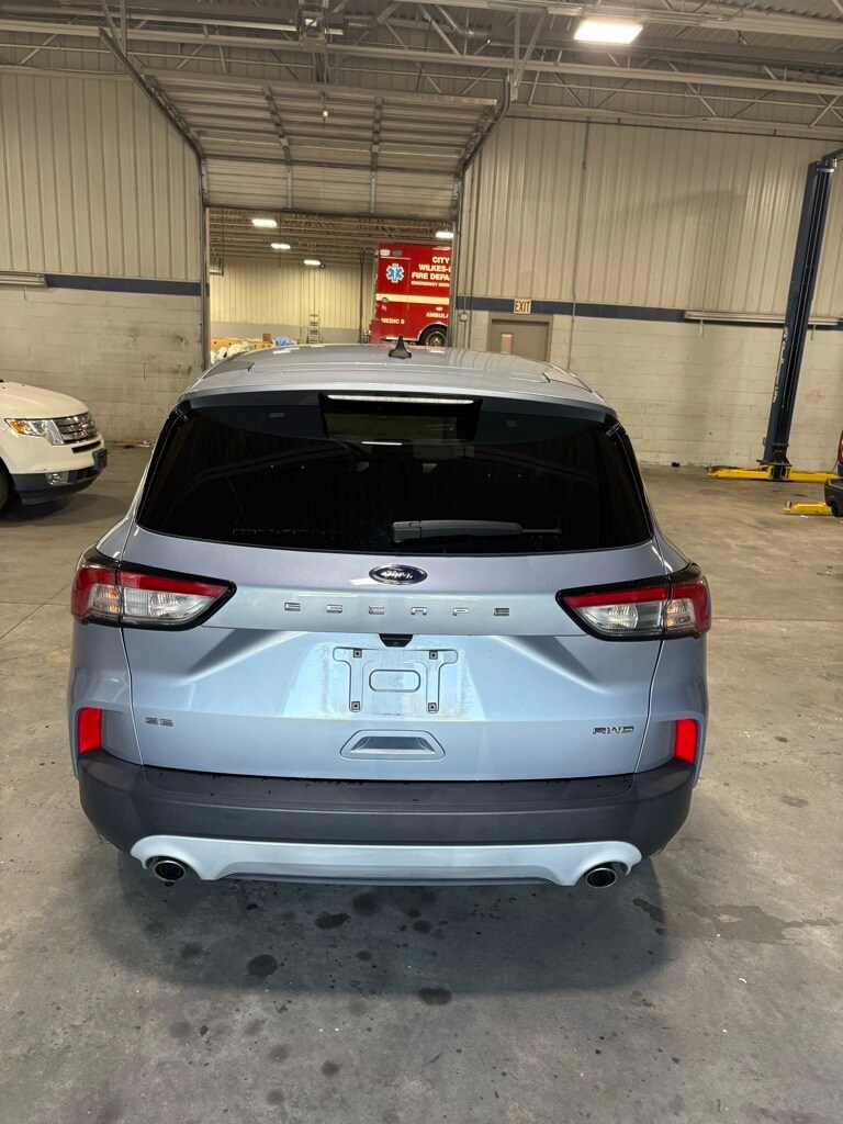 2022 Ford Escape SE photo 4