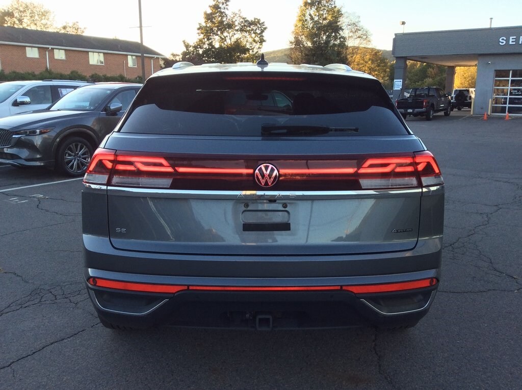 2024 Volkswagen Atlas Cross Sport SE Technology photo 4