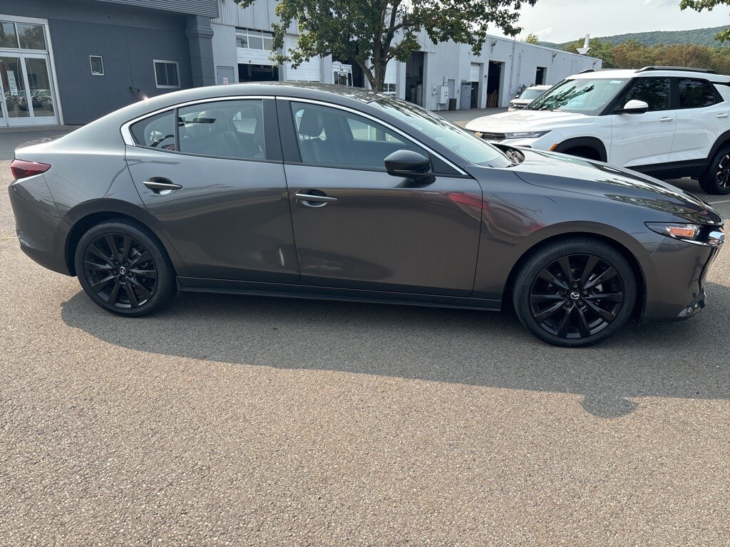 2025 Mazda Mazda3 2.5 Select Sport photo 3