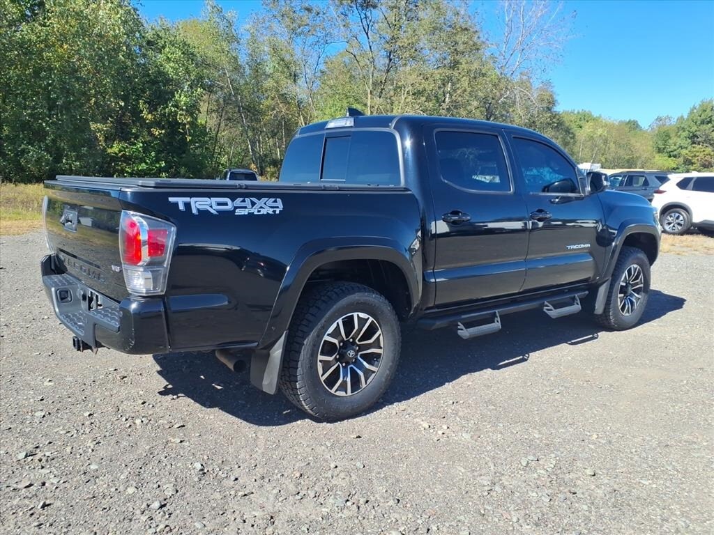 2022 Toyota Tacoma TRD Sport photo 3