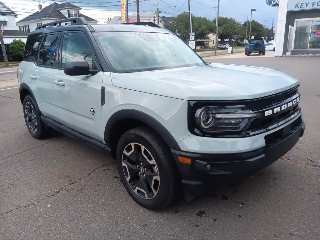 2024 Ford Bronco Sport Outer Banks photo 2