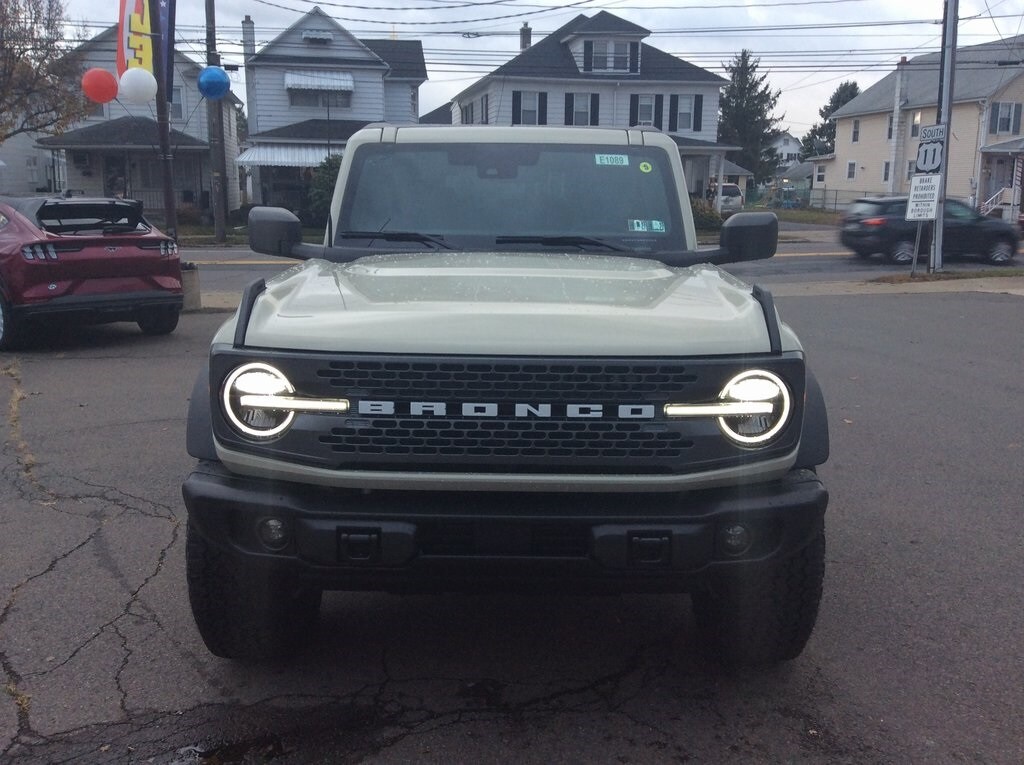 2025 Ford Bronco Badlands photo 3