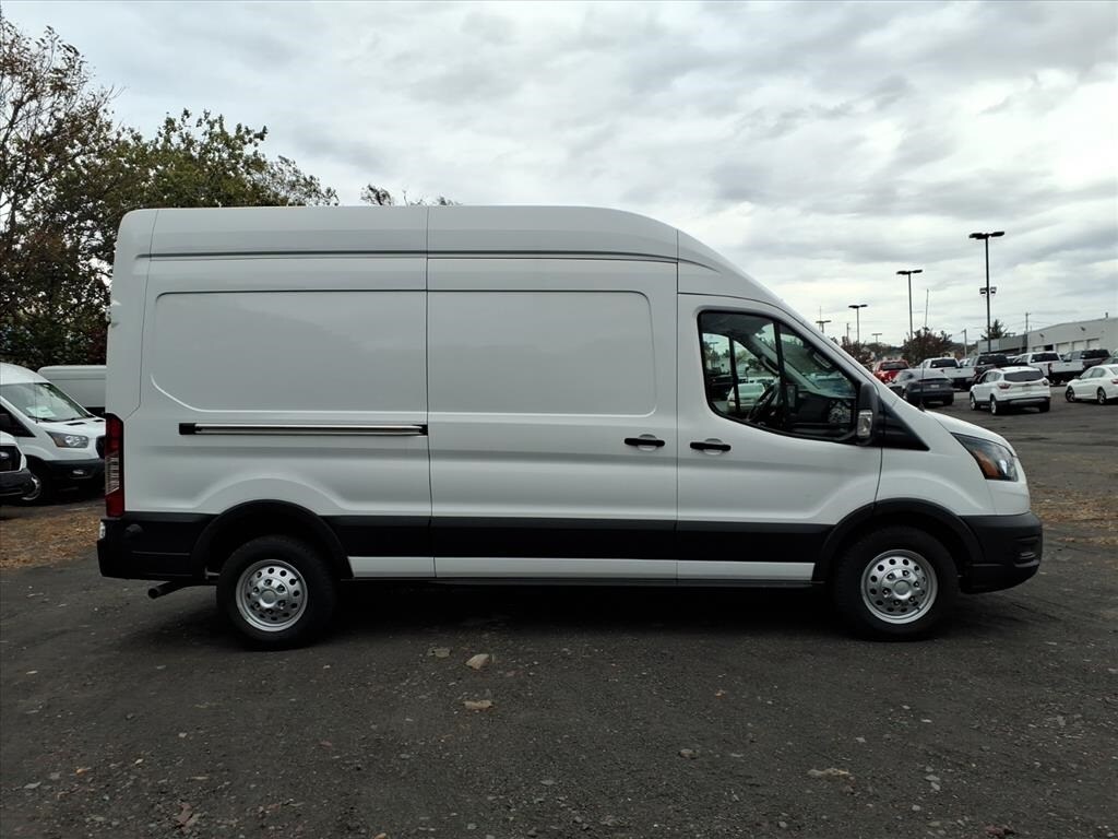 2025 Ford Transit photo 2
