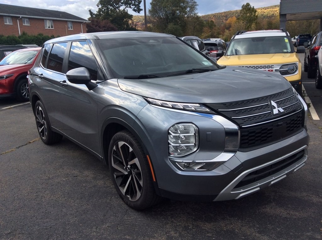 Certified 2023 Mitsubishi Outlander SE SUV