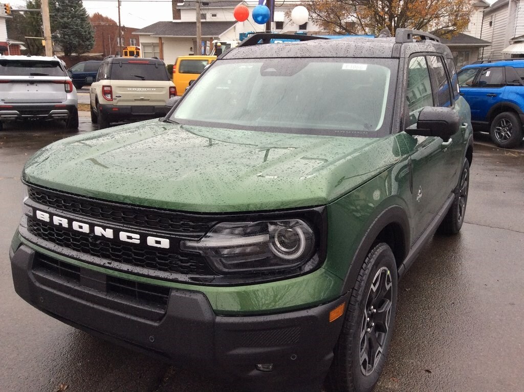 2025 Ford Bronco Sport Outer Banks photo 3