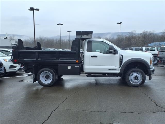 2024 Ford F-550 photo 2