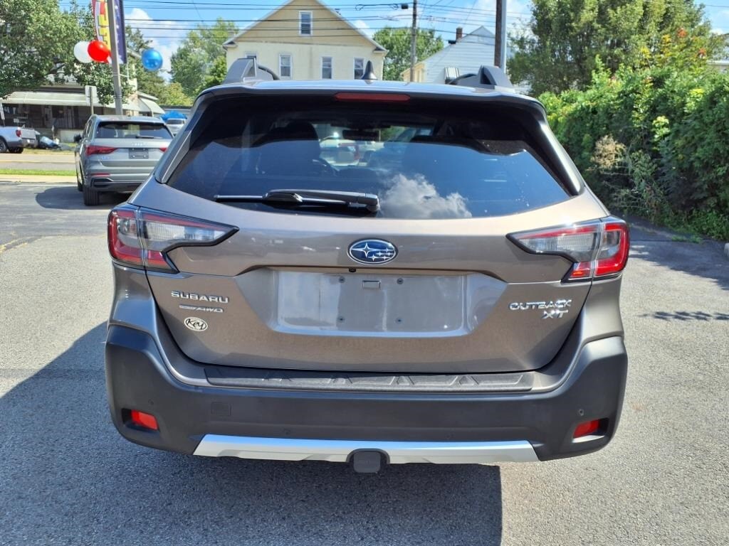 2024 Subaru Outback Limited XT photo 3